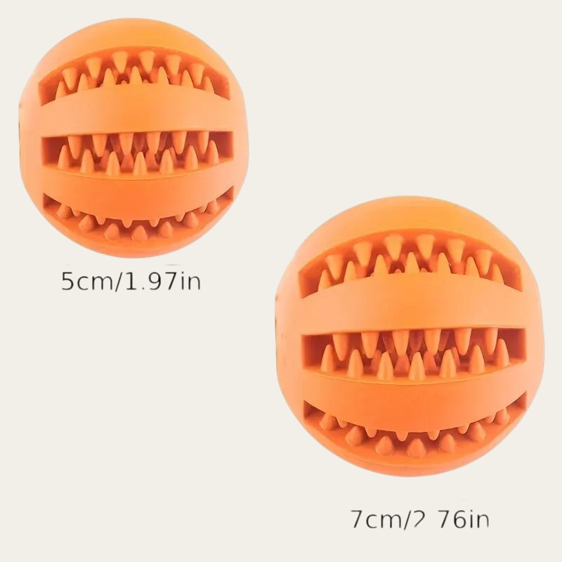 Balle distributrice de friandises Pelorie en TPR orange avec rainures dentelées pour stimuler le chien