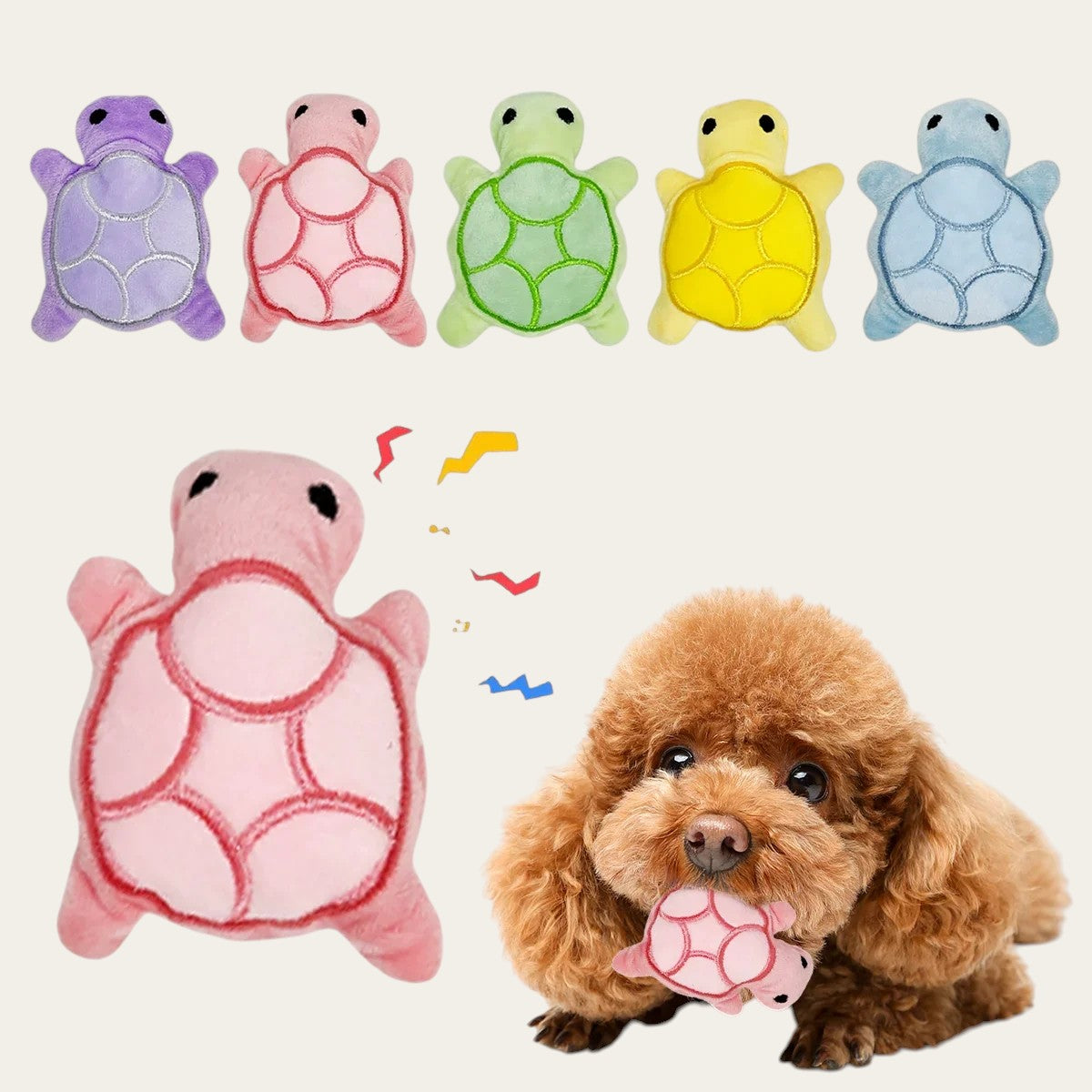Pelorie mini peluche tortue douce pour chiot disponible en cinq couleurs vives, tenue par un petit chien brun